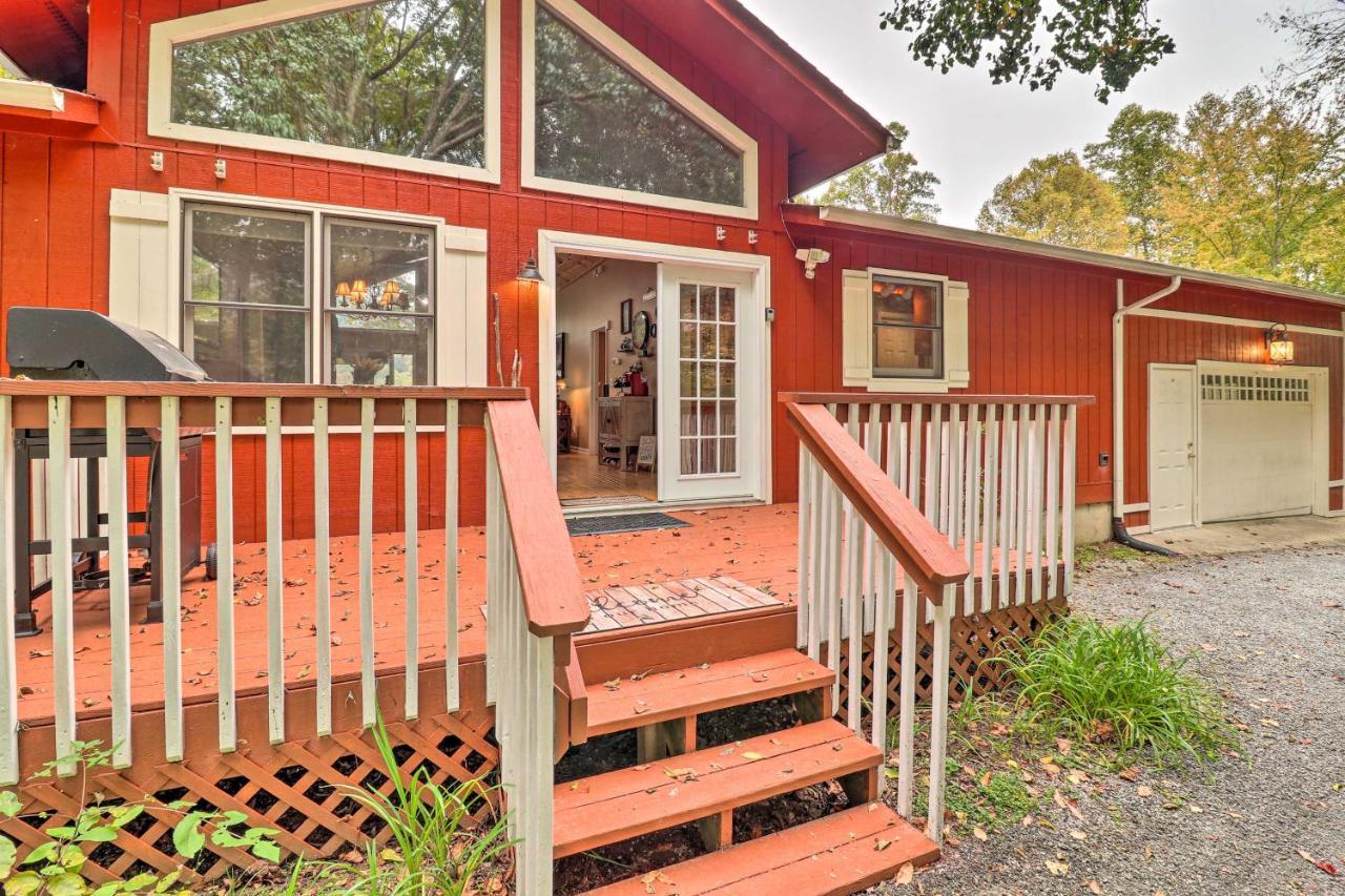 Rustic Red Cabin With Deck In Maggie Valley Club! Eksteriør billede